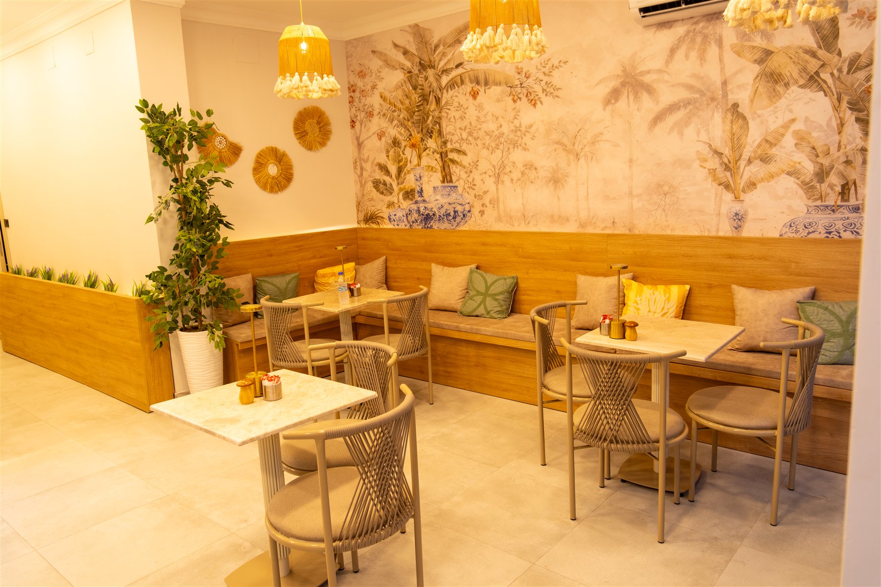 Beyşam Cafe oturma alanı